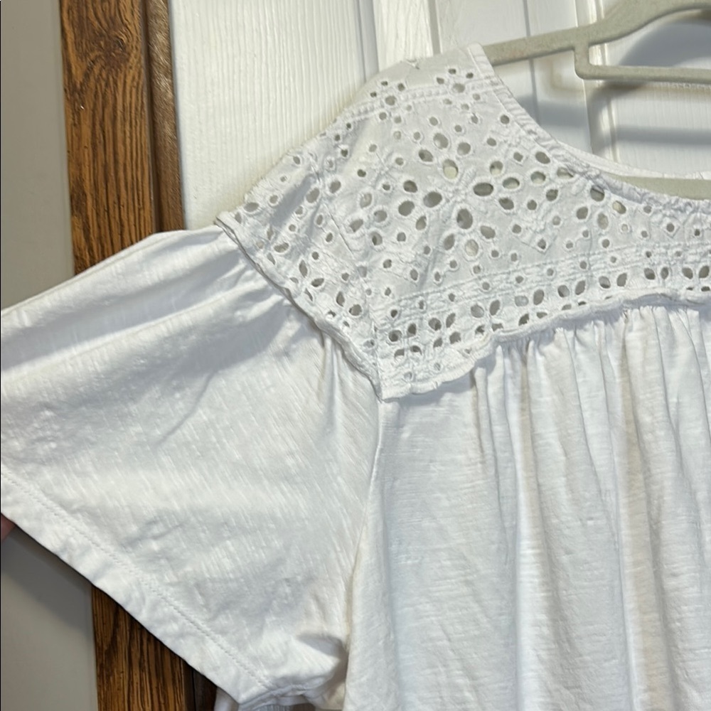 Lane Bryant White Relaxed Eyelet Lace Collar Blouse EUC 26/28 - Picture 4 of 7
